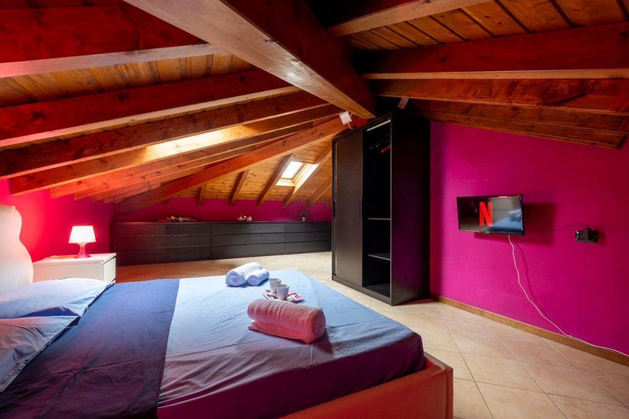 Leonardo Academy In 5' - Parcheggio Gratis - Laghi & Wi-Fi Lägenhet Sesto Calende Exteriör bild